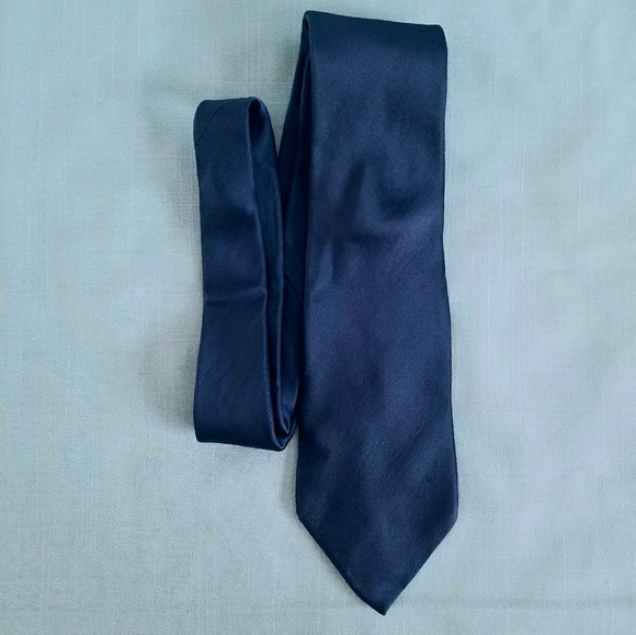 🚫DONATED 3 FOR $15! Solid Dark Blue Silk Tie - Picture 2 of 4